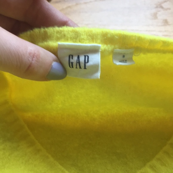 Yellow oversized Gap sweater - Picture 2 of 7